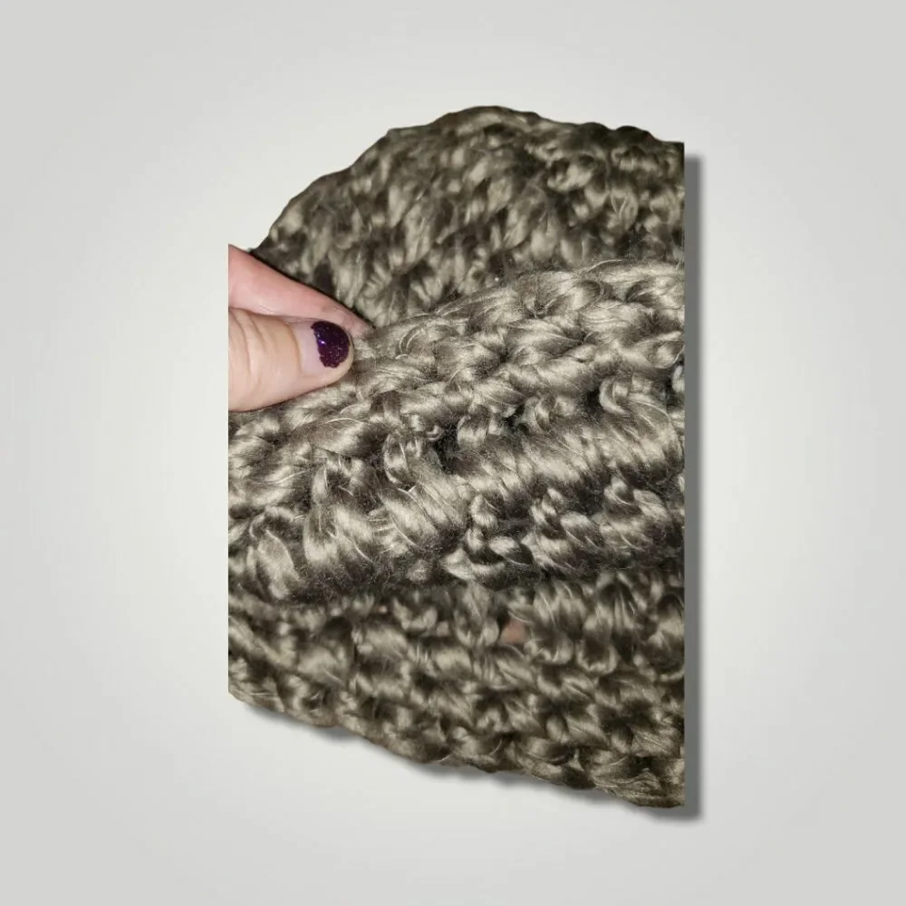 Handmade kids crochet thick yarn beanie winter hat - Picture 4 of 5